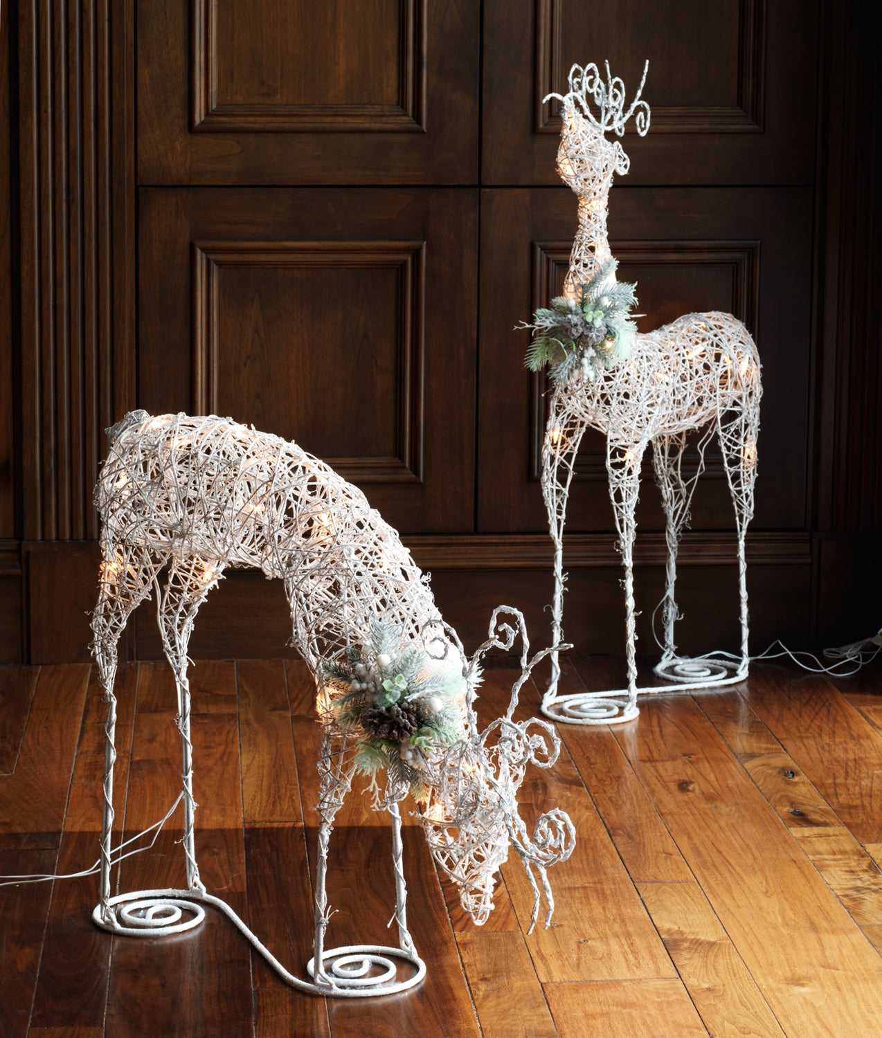 Lighted Rattan Snowy Deer – Head Down