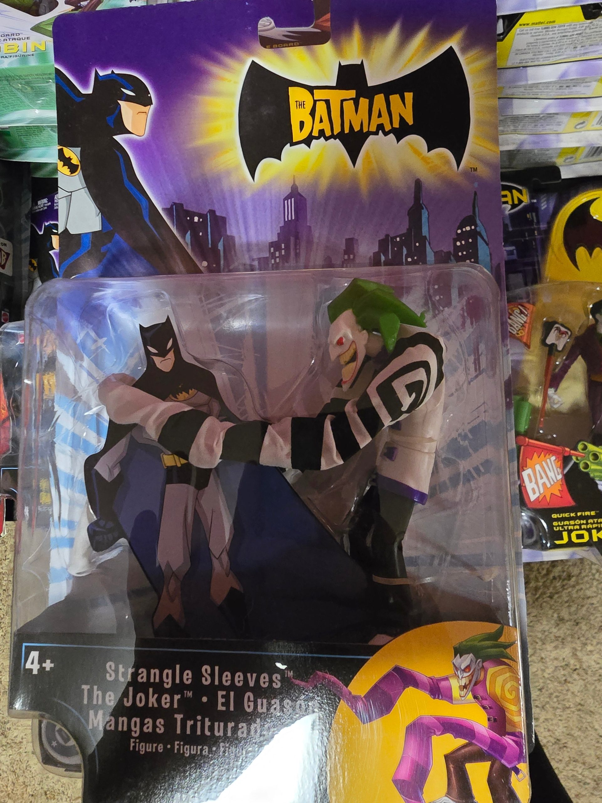 The Batman STRANGLE SLEEVES THE JOKER